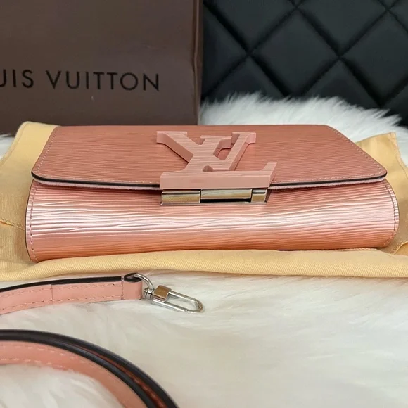 Louis Vuitton Louise Epi Leather PM Bag in Rose Claire / Light Pink - Picture 10 of 12